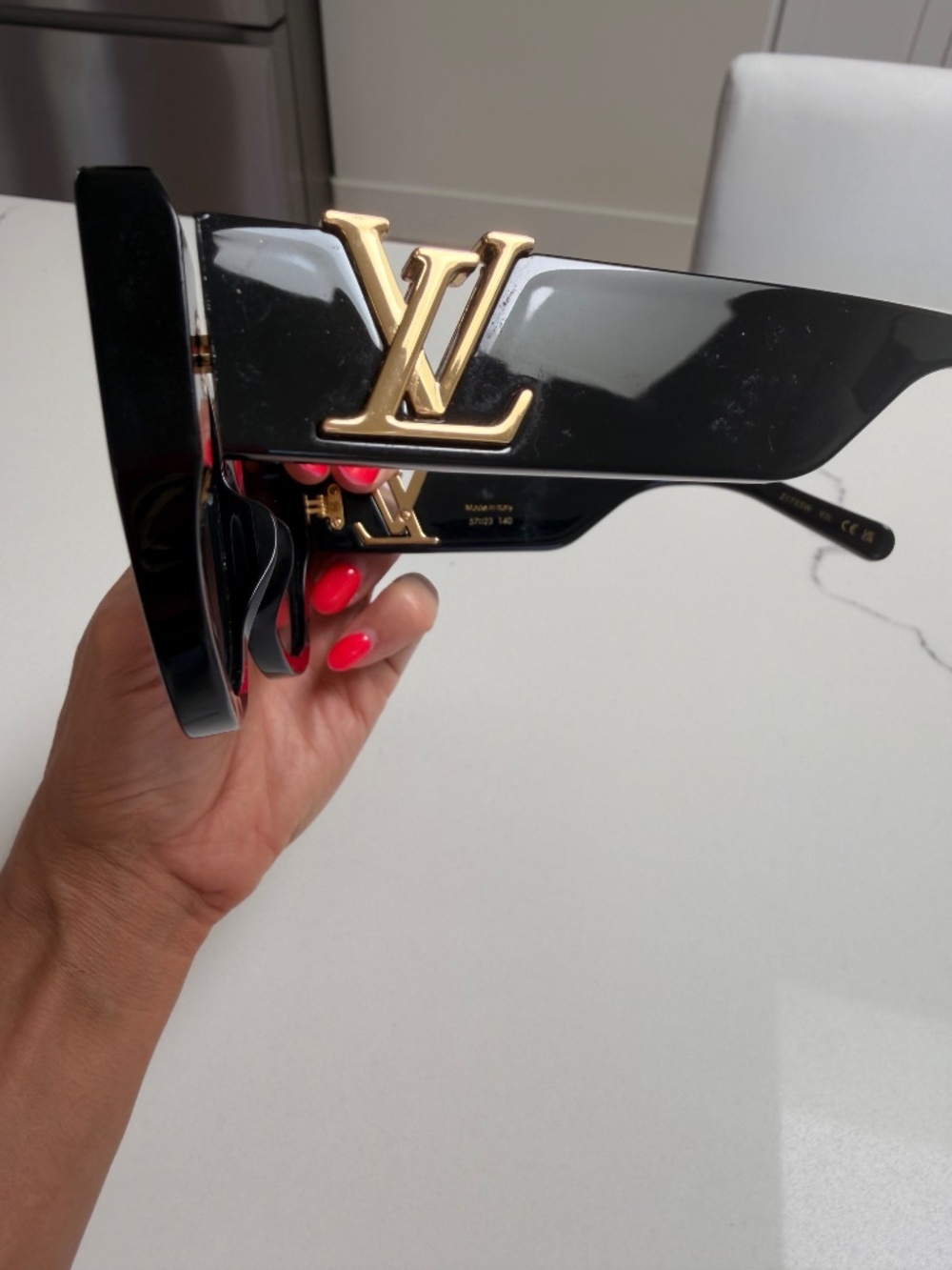 Oversized Louis Vuitton Sunglasses - Picture 3 of 7